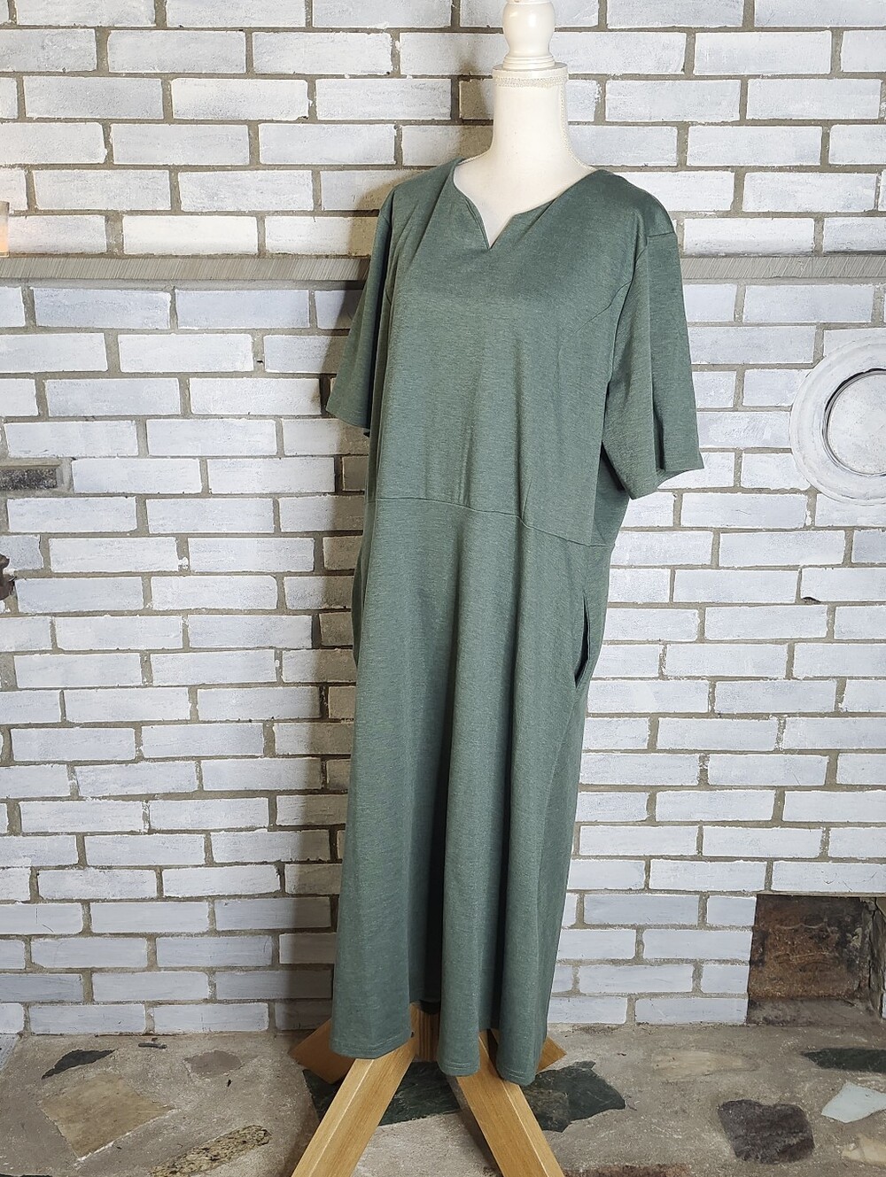 • NWT Sweet Salt Short Sleeve A-Line Classic Midi Dress Size XXL Green Pockets